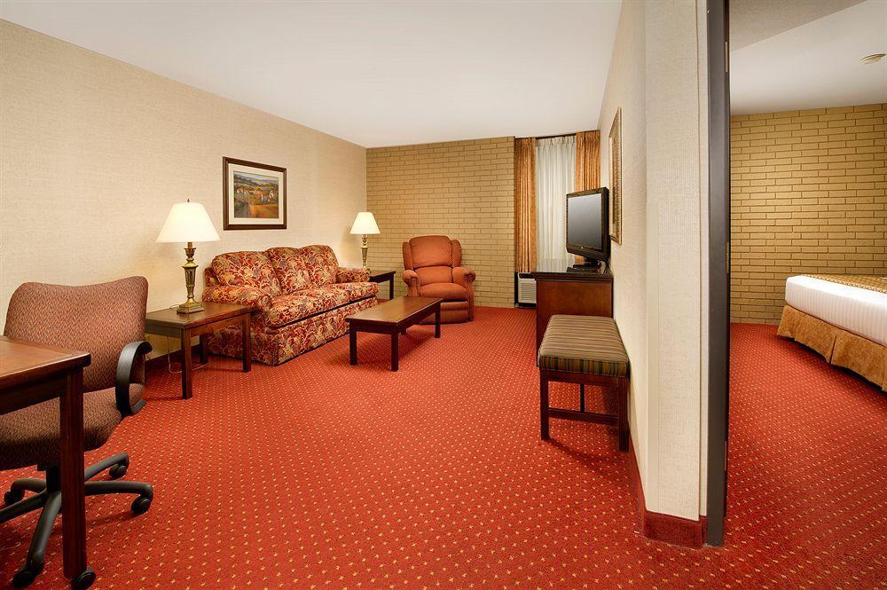Drury Inn & Suites Charlotte University Place Exterior foto