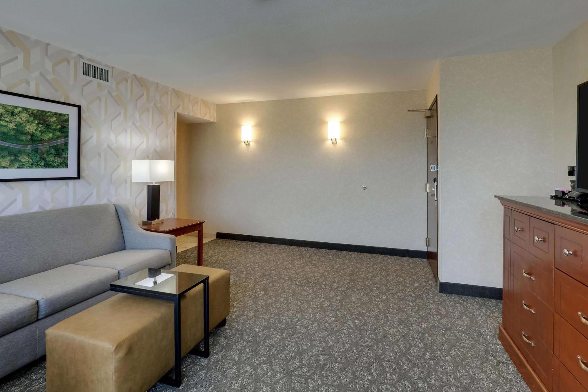 Drury Inn & Suites Charlotte University Place Exterior foto