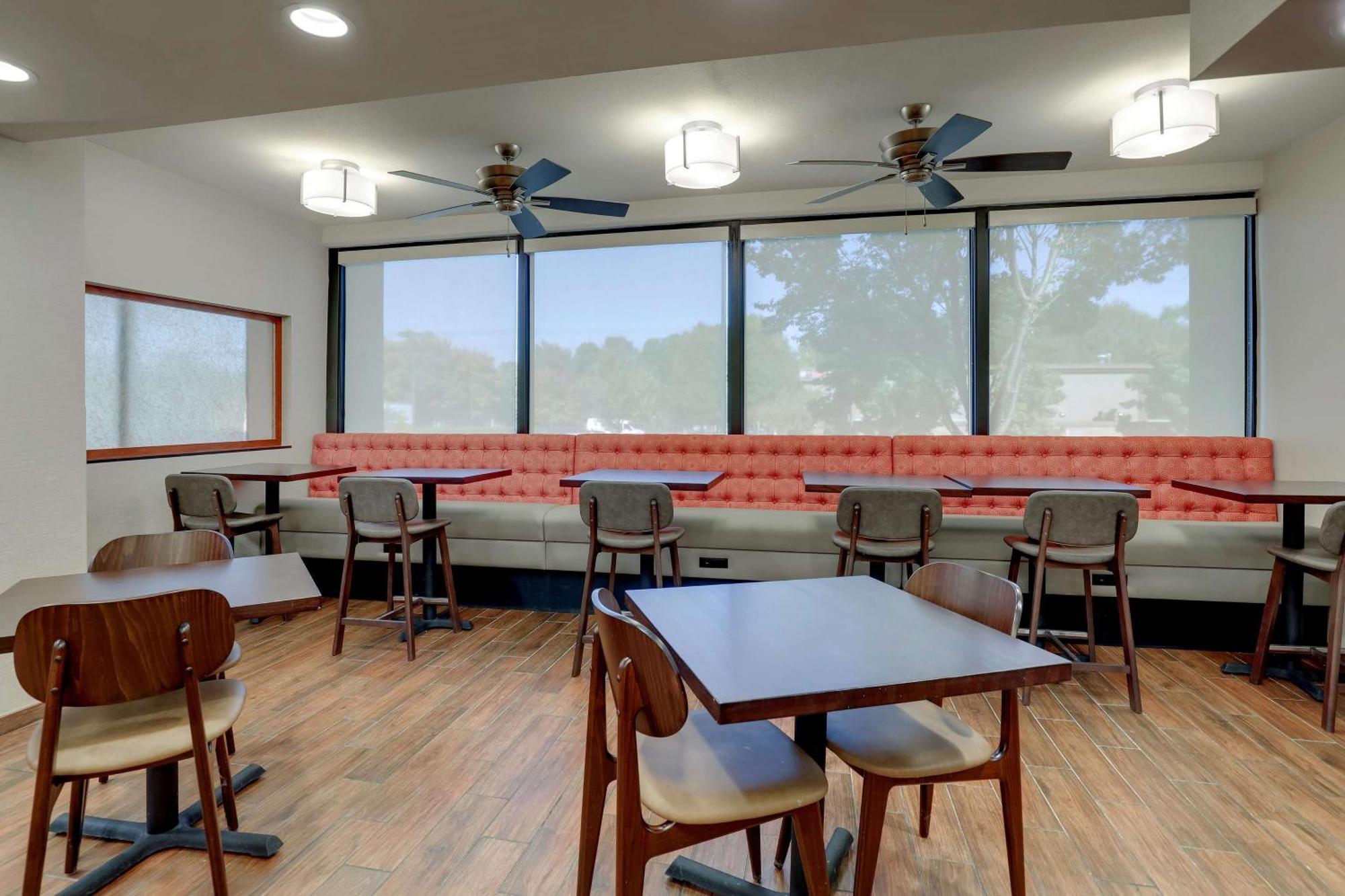 Drury Inn & Suites Charlotte University Place Exterior foto