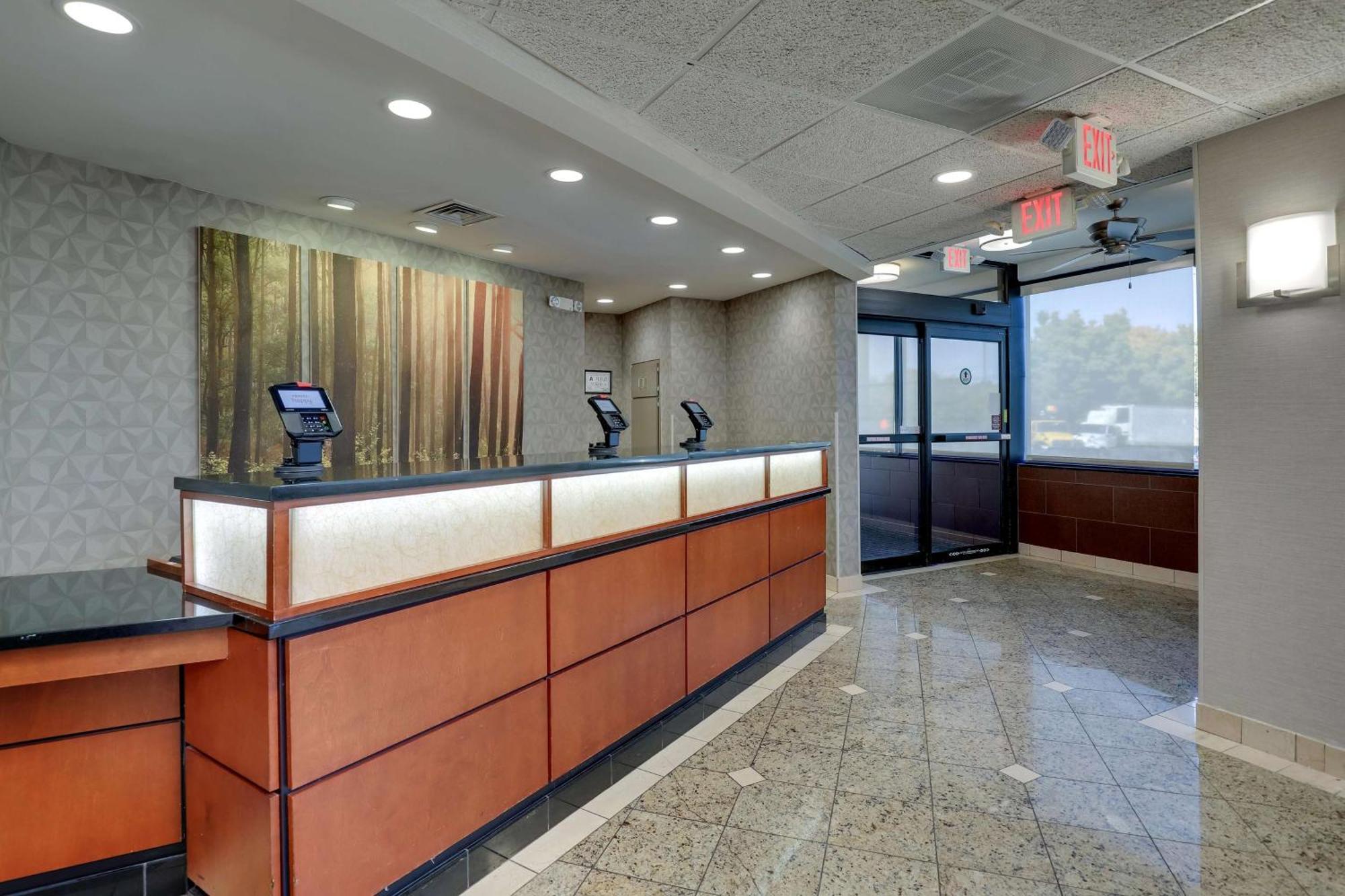 Drury Inn & Suites Charlotte University Place Exterior foto