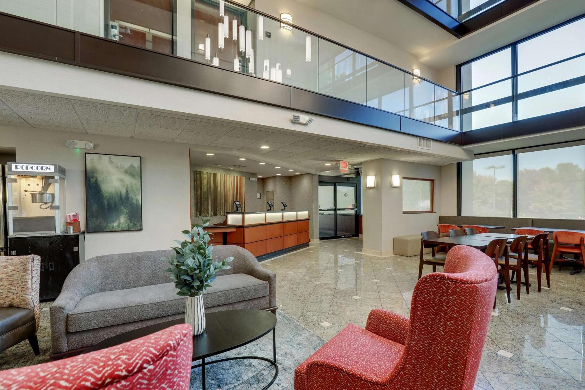 Drury Inn & Suites Charlotte University Place Exterior foto